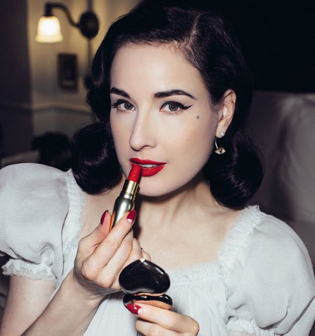 5 Beauty Books In 5 Weeks Dita Von Teese Kevyn Aucoin Lisa Eldridge Scott Barnes You And Me And Cup Of Coffee 5 Beauty Books In 5 Weeks Dita Von Teese Kevyn Aucoin Lisa Eldridge Scott Barnes You And Me And Cup Of Coffee