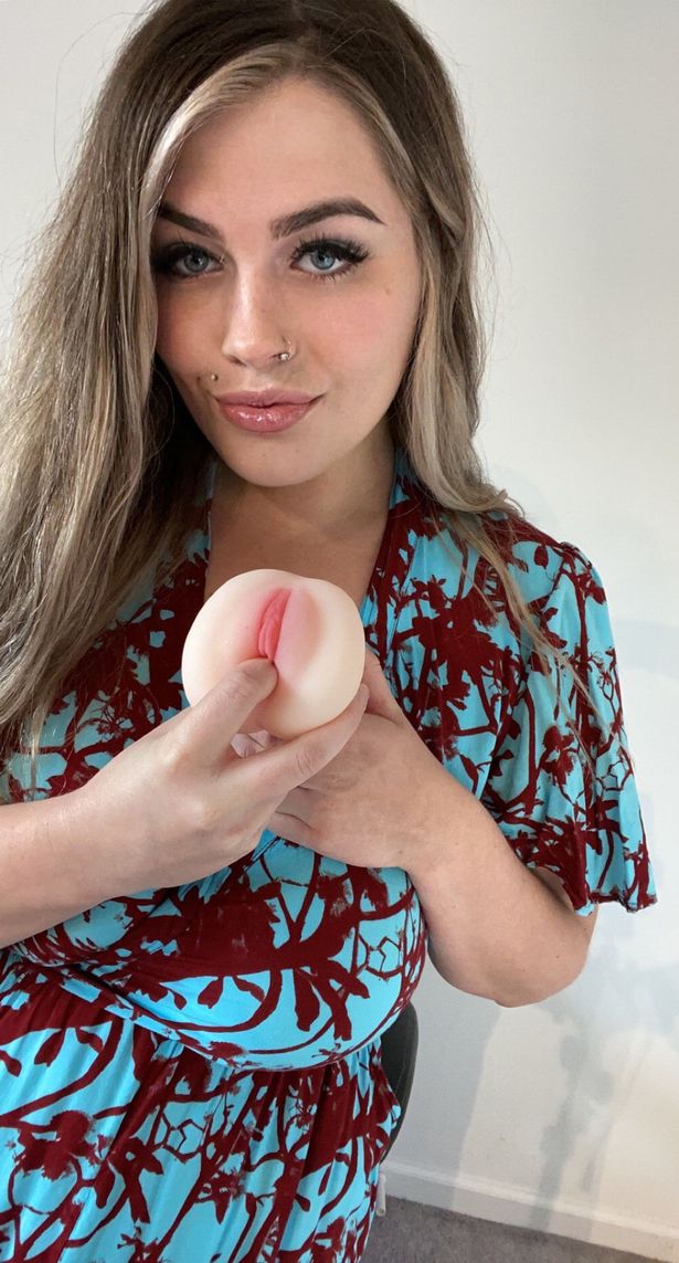 The Ultimate TikTok and OnlyFans Guide The Ultimate TikTok and OnlyFans Guide